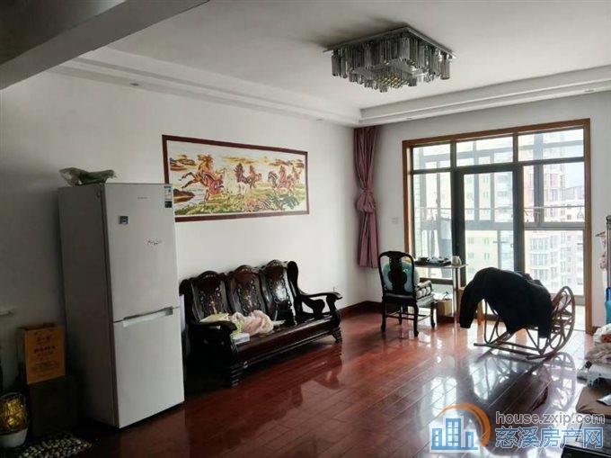 恒元新境电梯房142平车位五年168万