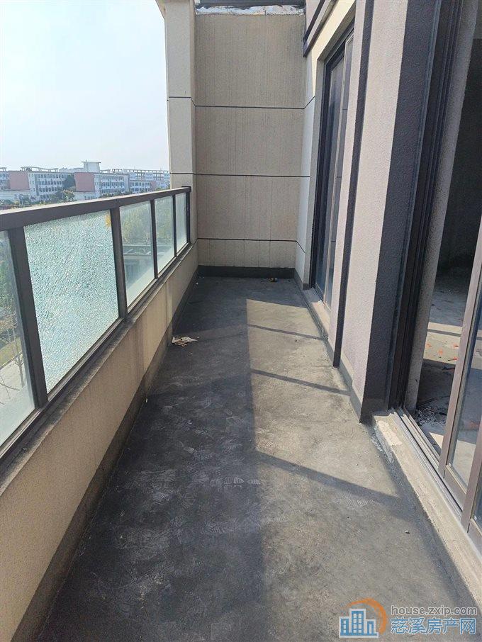 珑玥府 上叠带露台 全新毛坯 城北叠墅