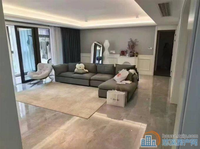 保利俯院江南精装143平十车位