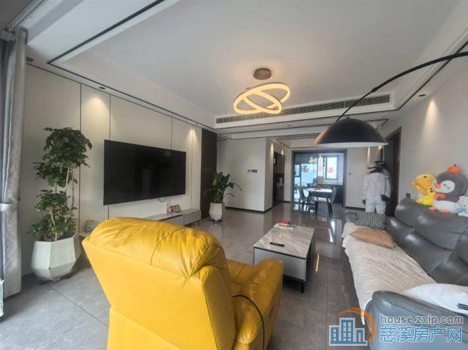 悦华府 142平  238万