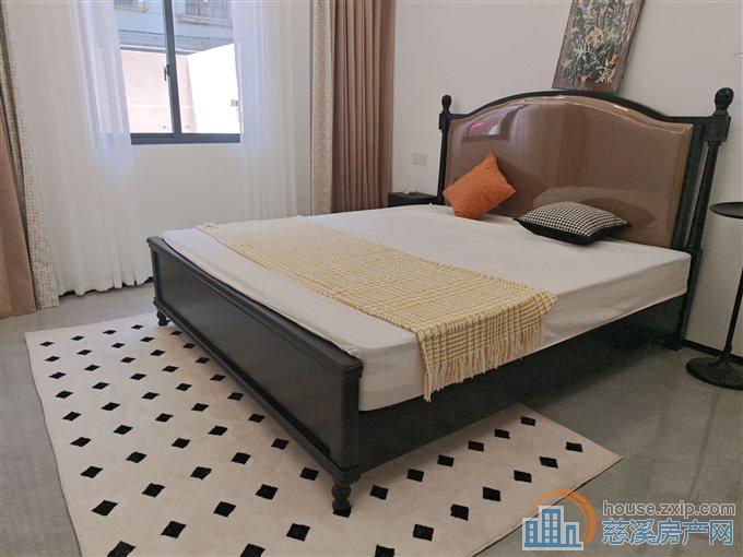 金山新村 精装 带27平方院子