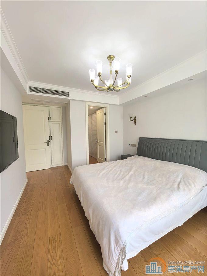 誉林府95平精装修215万满两年有车位