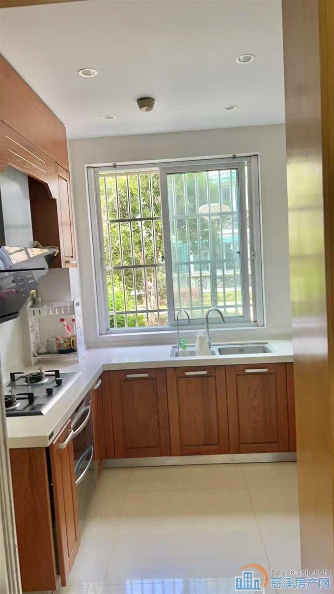 东兴苑91平精装带车位架空层中央空调