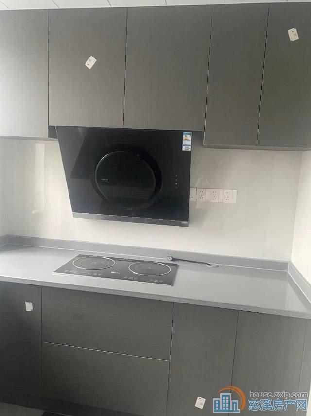 六甲花园140平米全新精装仅48万