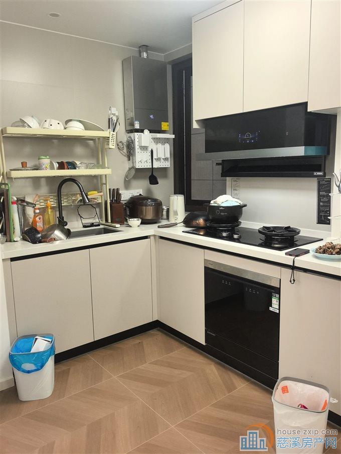 云锦苑86平精装修118万