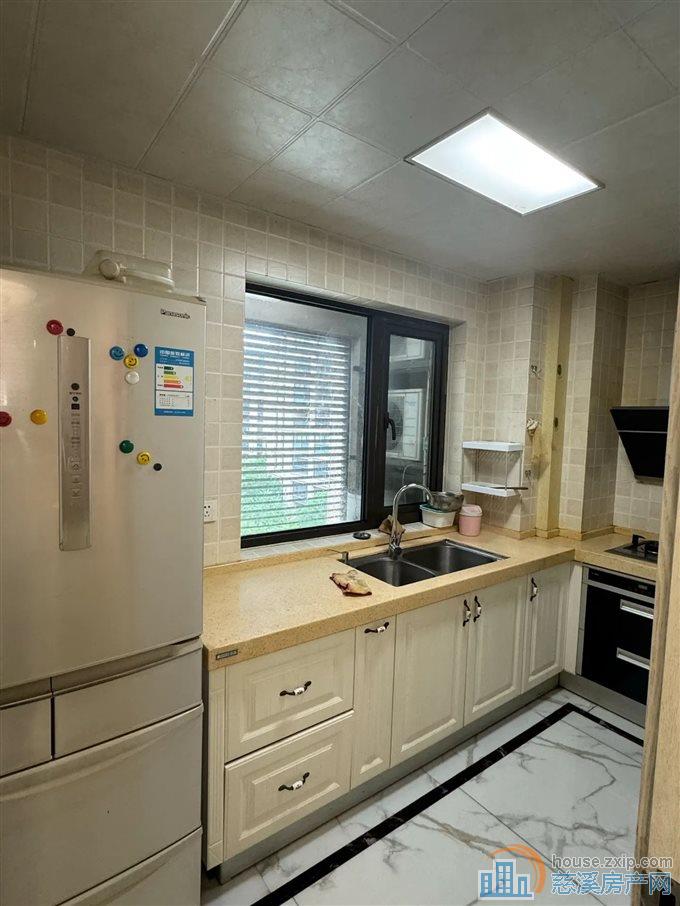 绿城玫瑰园105平,豪华装修带车位