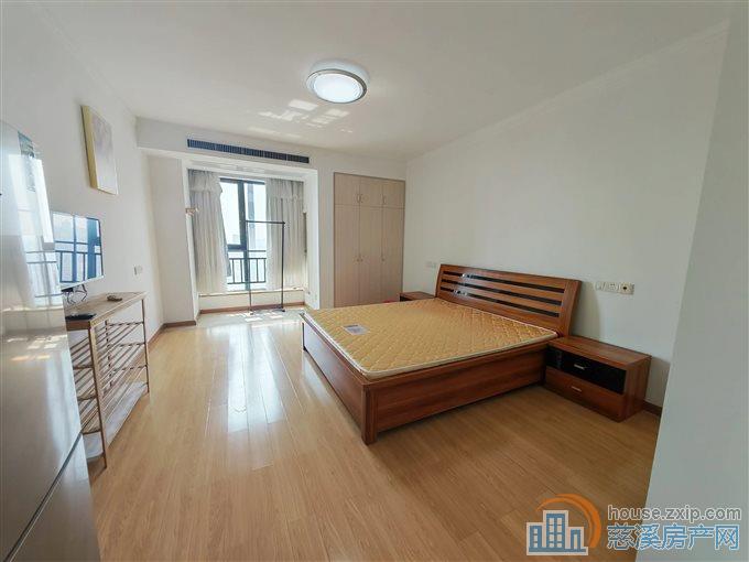 财富中心 精装修 满两年