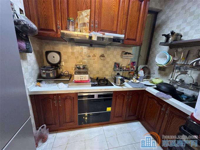 相士地南苑  吾悦商圈 精装修 带车位