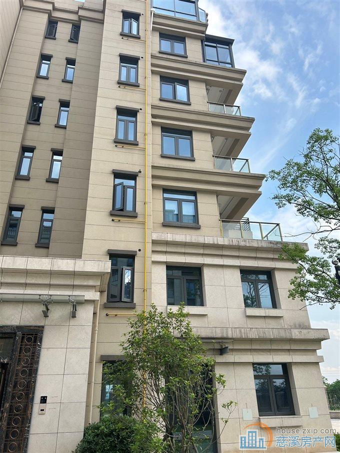 恒大河悦府洋房7楼复式175平175万