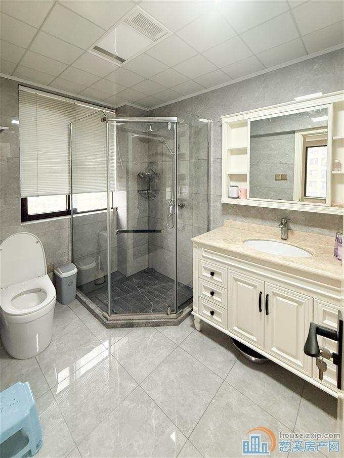 盛泰嘉苑108平精装位置好178.8