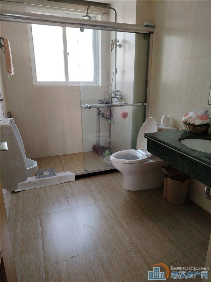 大通花园二期 197平218万朝南大车库