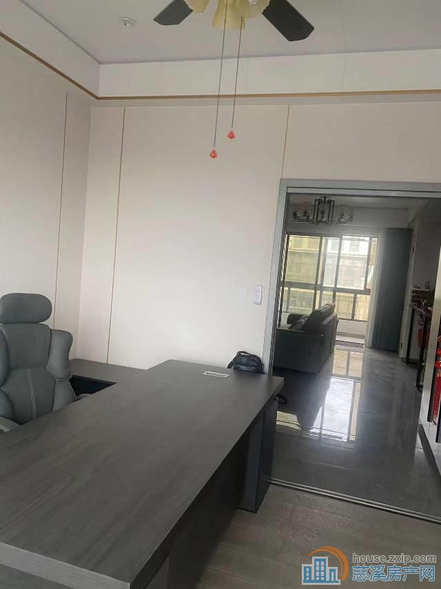 六甲花园140平米全新精装仅48万