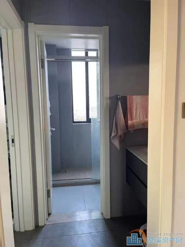 新湖塘北苑107平精装3室两年162万