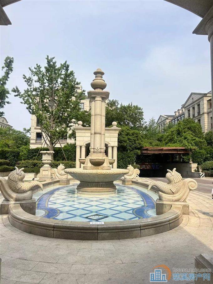 绿城玫瑰园171平毛坯带车位338万