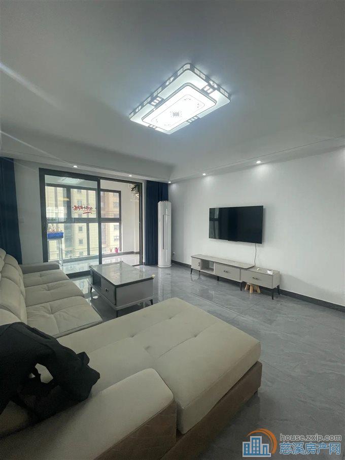 悦华府 141.33平220万精装满二年