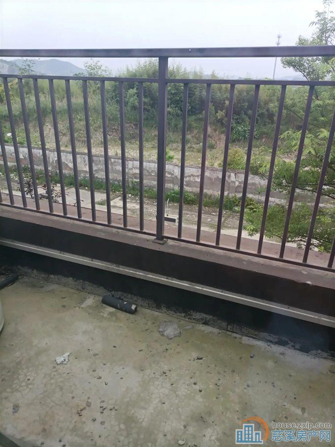 翡丽湾别墅  头排位置好 送三个车位