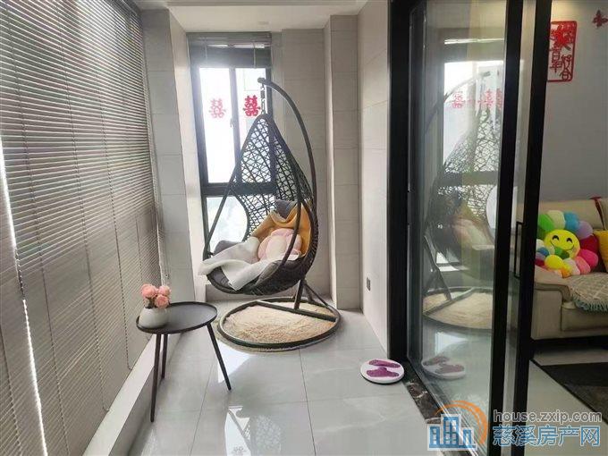 阳光城二期141平237万精装