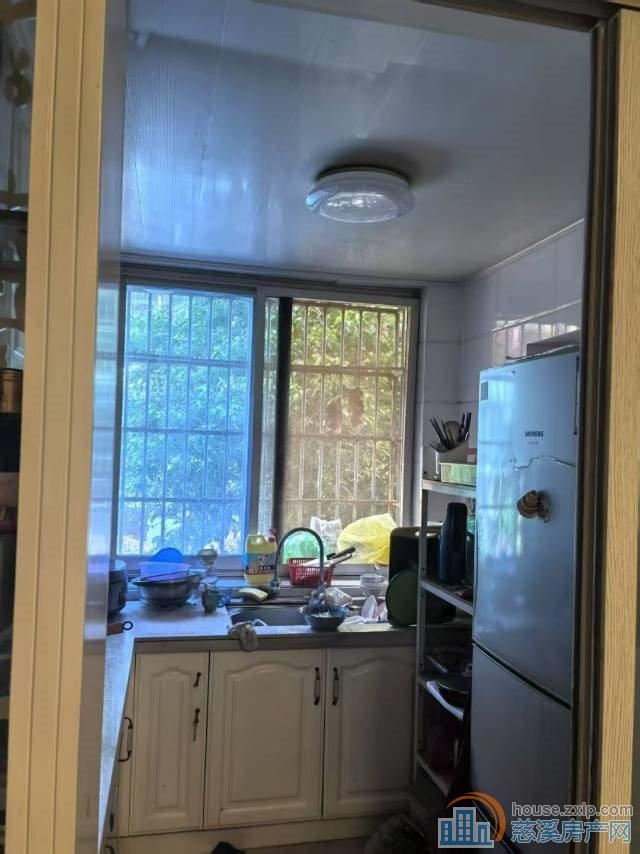 金山南区一楼精装75.5平82.8万