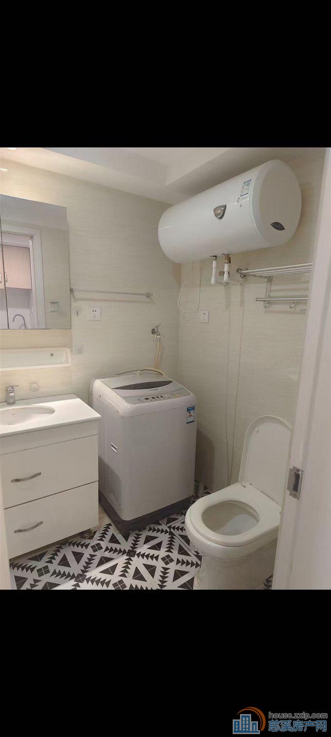 财富中心42平43.8万单身公寓