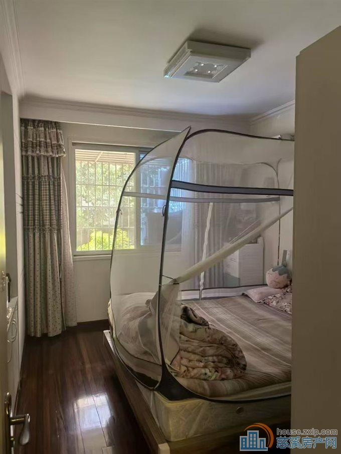 金山南区一楼精装75.5平82.8万