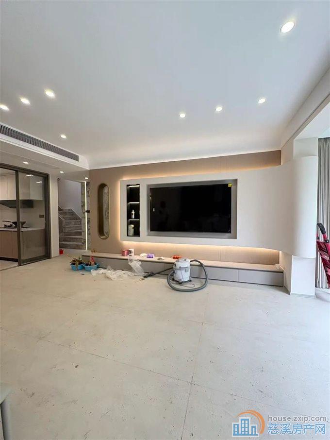 上东辰府复式191平340万全新精装未住