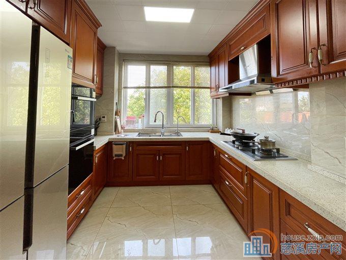 华泰苑159平198万送车库豪华装修