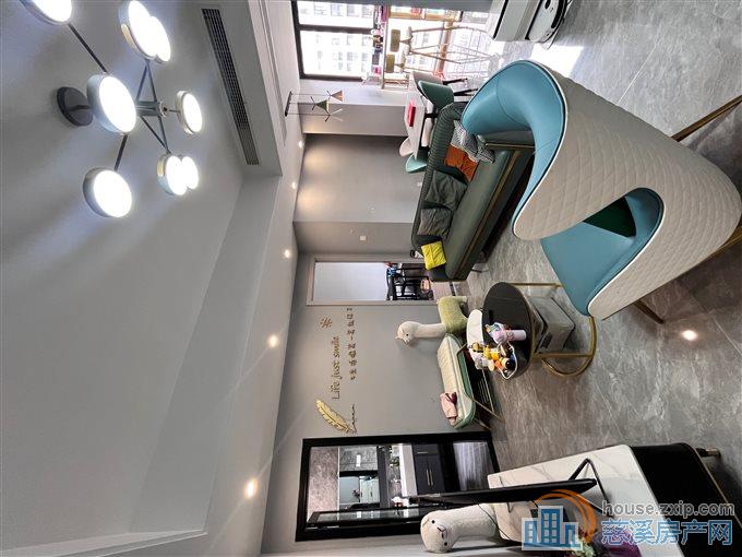 鸣北小区小户型三房142万精装修