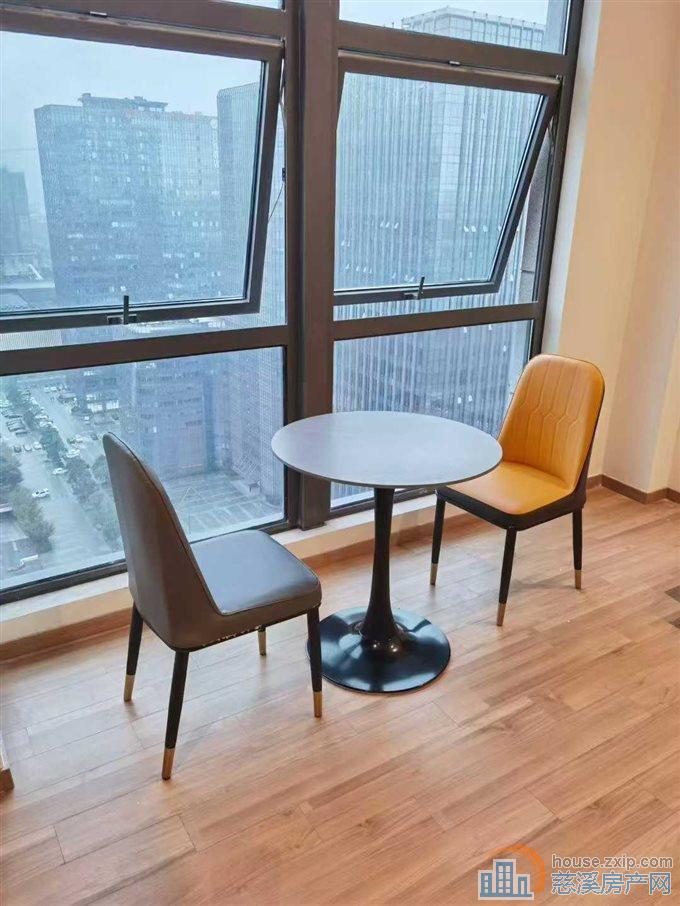 海铂中心52平朝南中上楼层精装修拎包入住