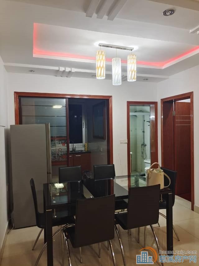 孙塘新村4楼77平精装2000元直