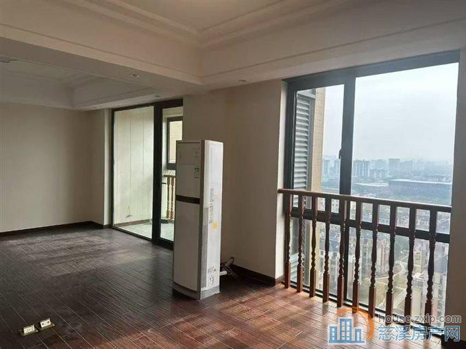 界牌新村151平精装车位169万