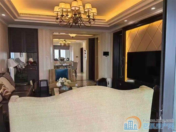 金地鸿悦169平婚装没住过258万