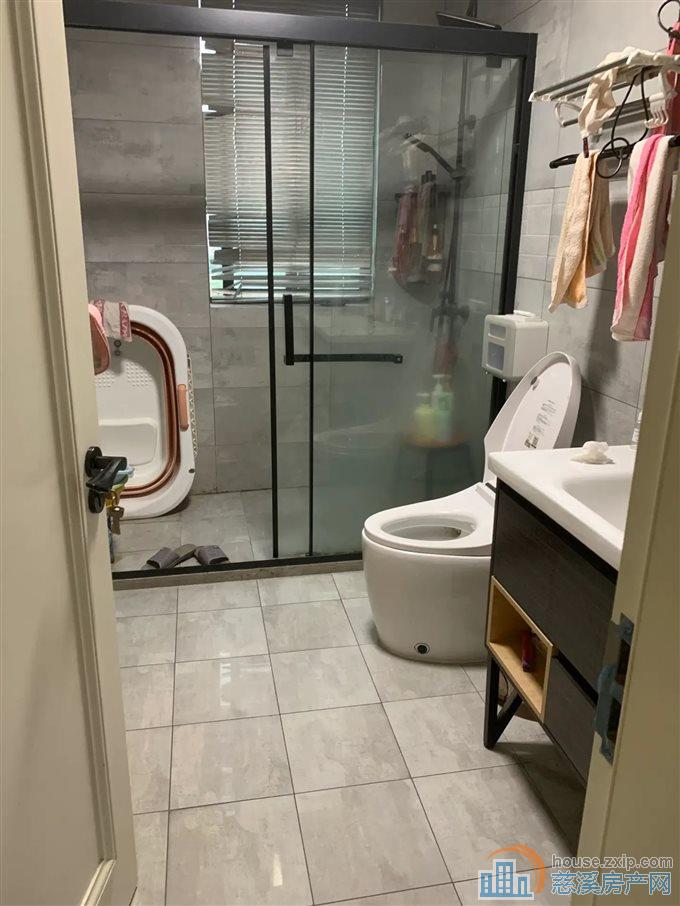 急卖 鸣北小区 精装大平层 低总价