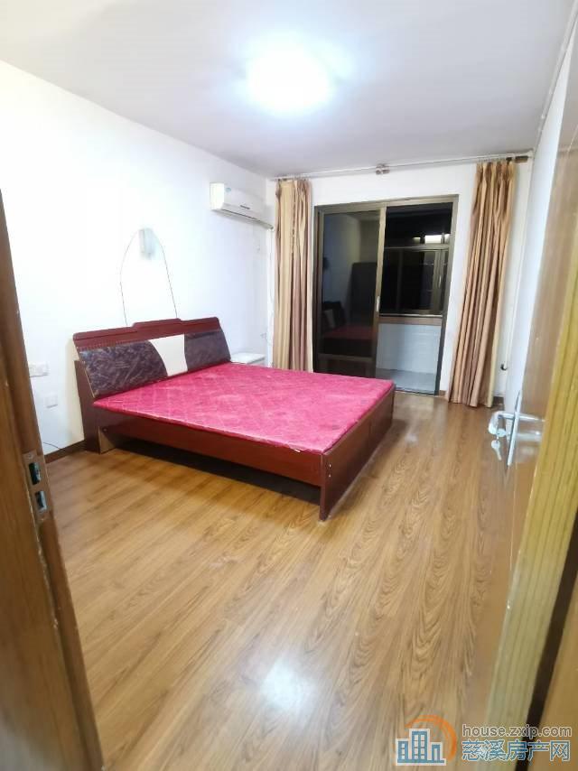 金山新村东区3楼72平+架精装78.8万