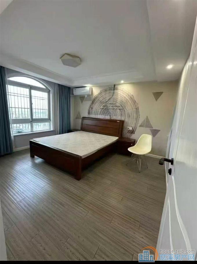 出售星光家园二期 电梯房精装修带车位满2