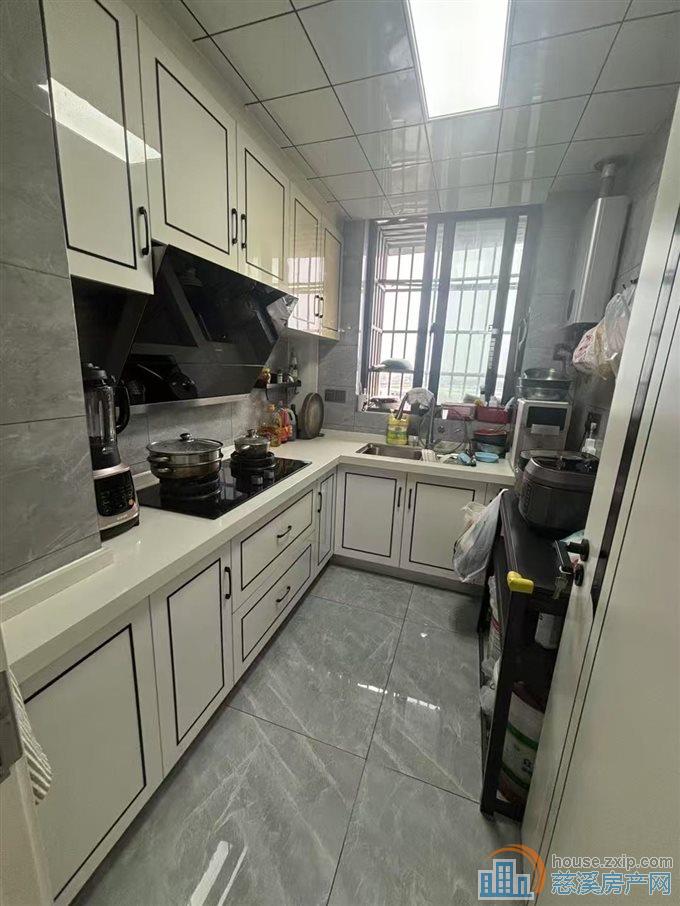 鸣北小区103平精装133.6万