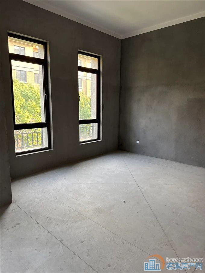 元亨雅园 联排别墅 带双车位  前后花园