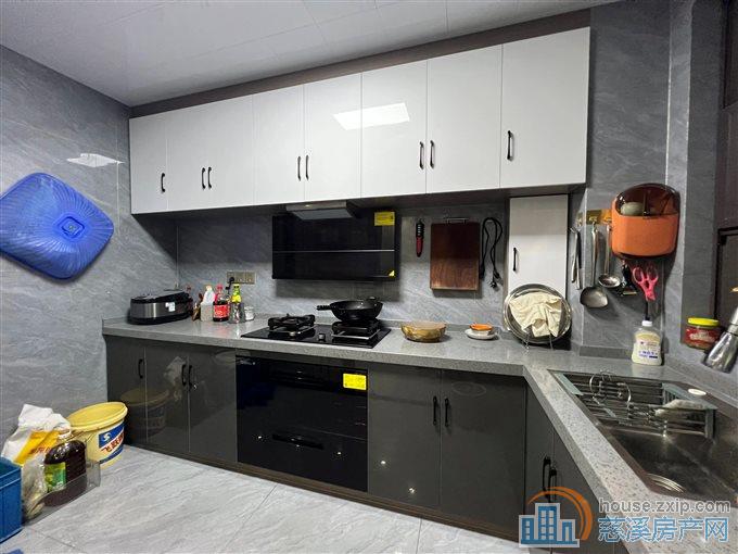 红星天铂佳苑洋房125平160万精装