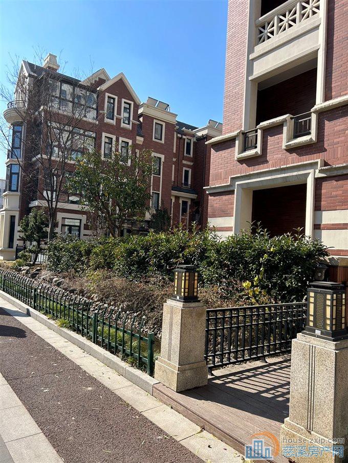 保集府君慈名府别墅220平白坯788万