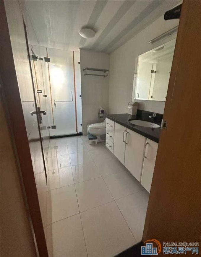 实验小学茗雅苑多层1楼带车位储藏间