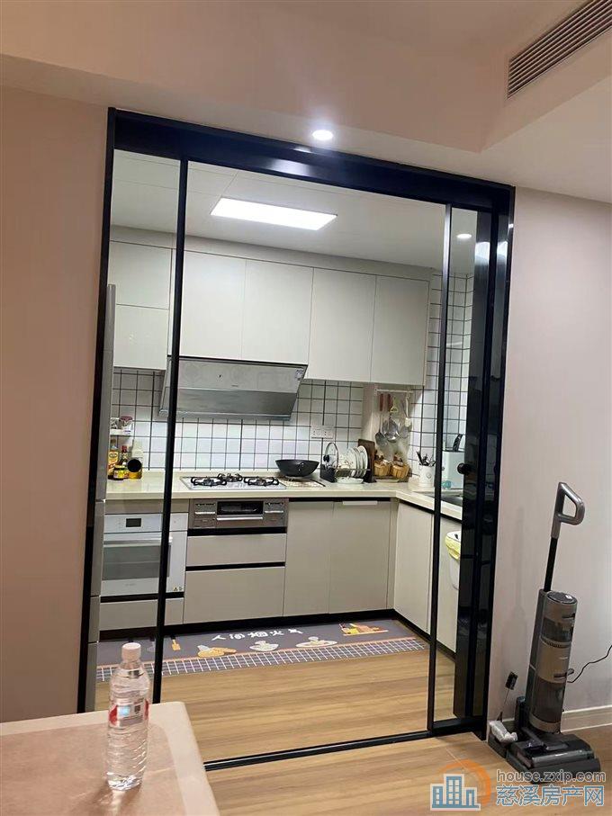 出售：天铂佳苑洋房带车位自住豪装全送