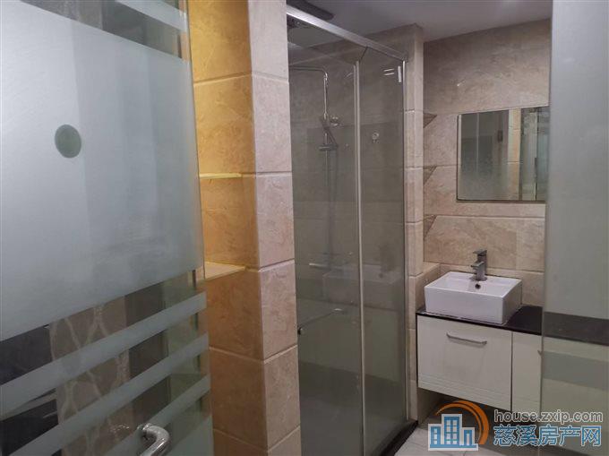 泰悦公寓精装1700月直接