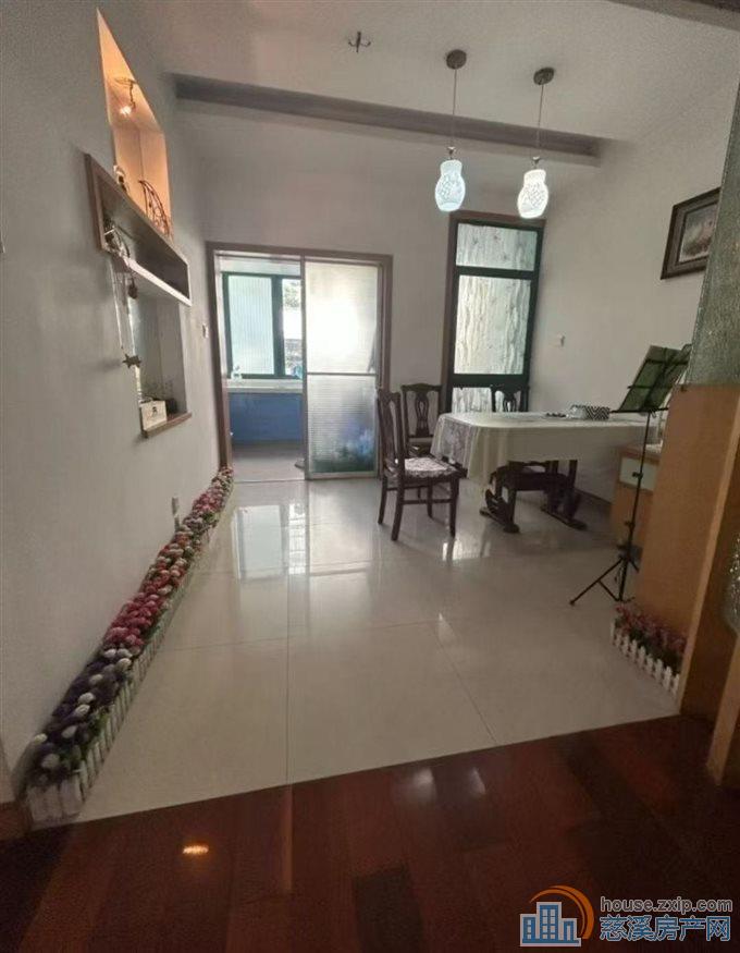 实验小学茗雅苑多层1楼带车位储藏间