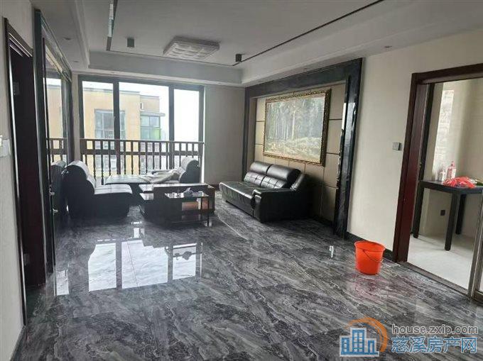 界牌新村151平精装车位169万