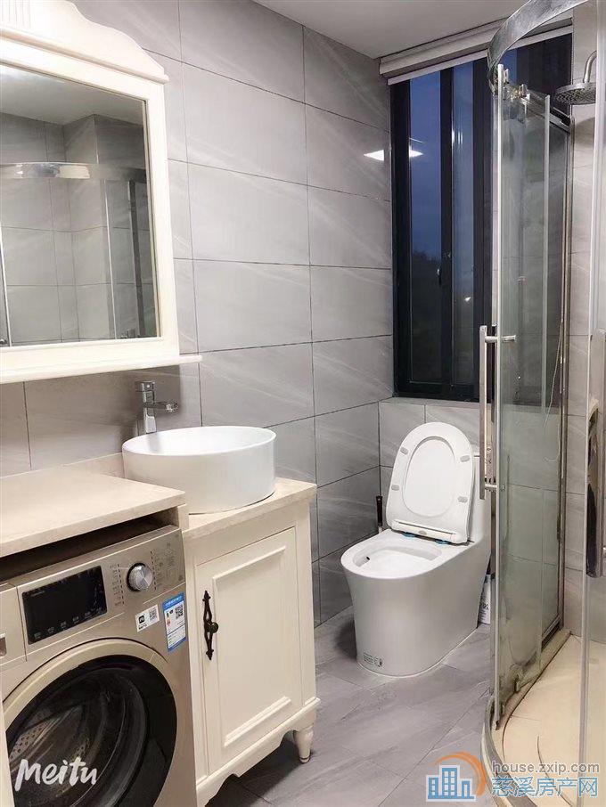 明月佳苑3室2卫