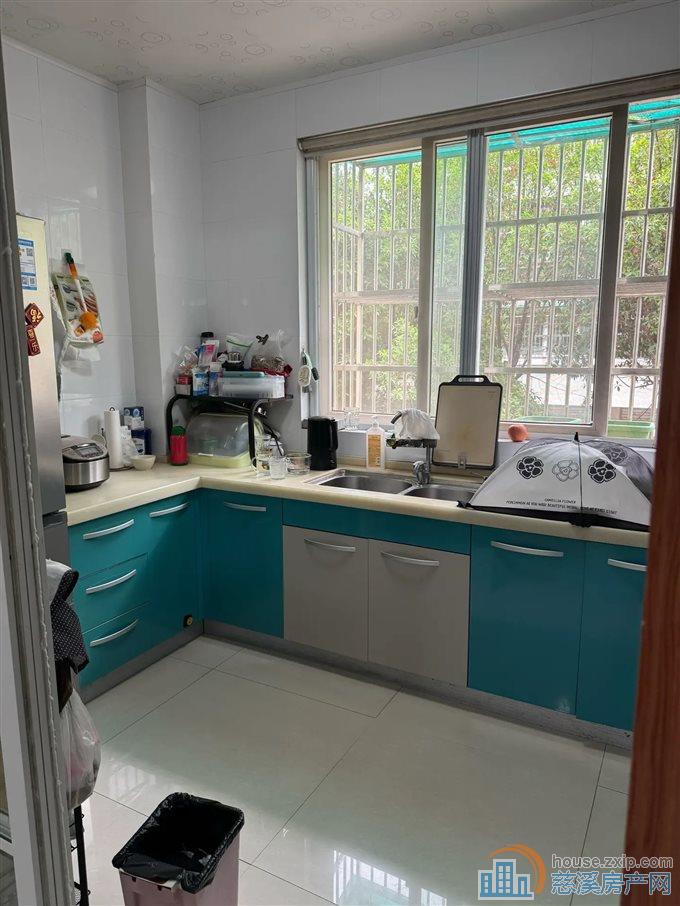 玲珑小区103平109万精装保养好