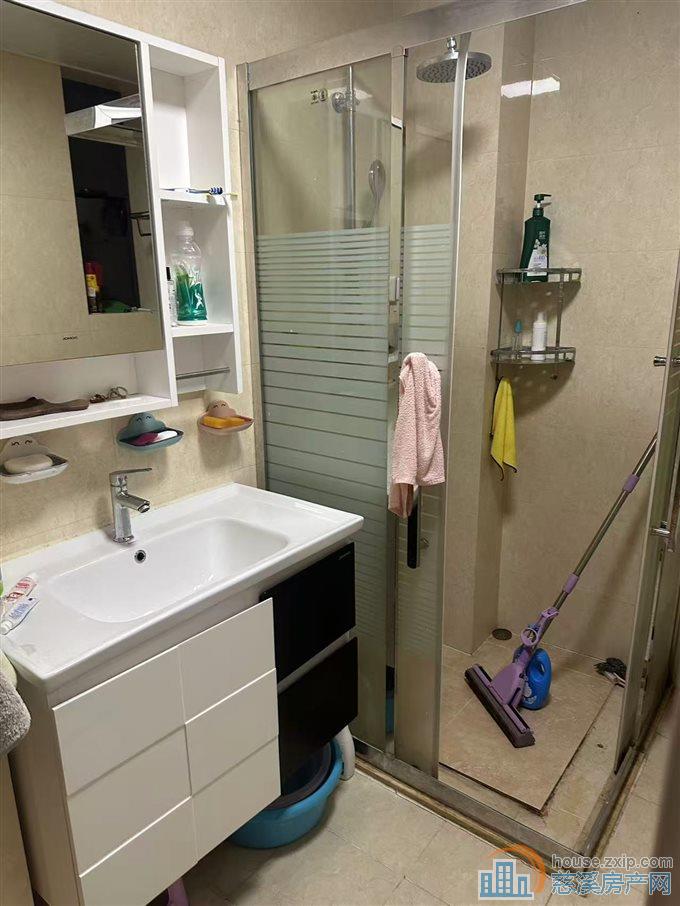 金旦花园多层4楼98平精装2800元直接