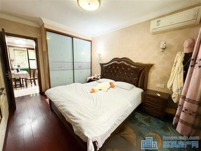 金山南区73平82.8万精装保养好