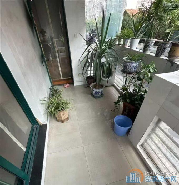 实验小学茗雅苑多层1楼带车位储藏间