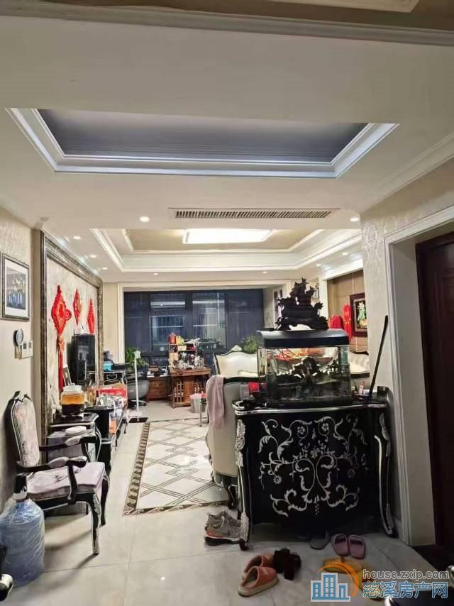 康桥家园3楼123.5平车位精装126万