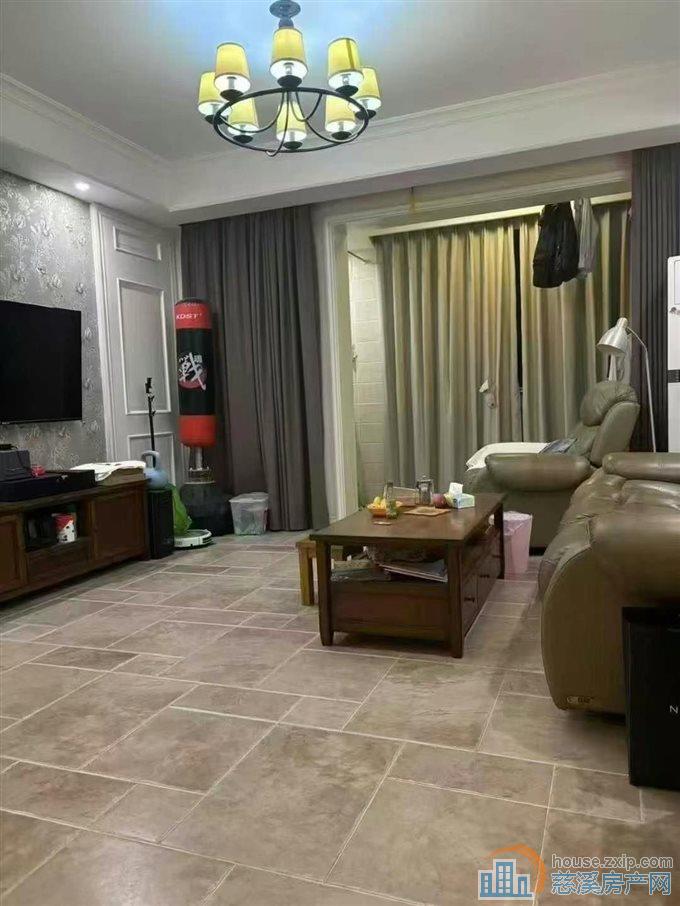 界牌新村 黄金楼层，朝南三间装修很好